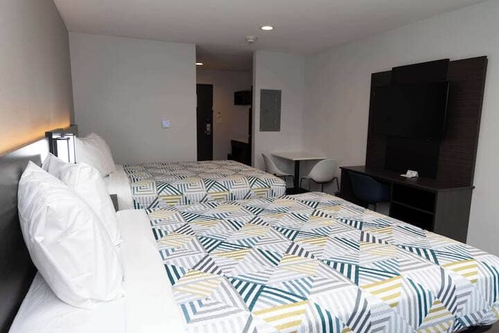 Room 4 of 13
